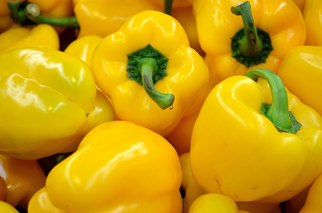Pepper Yellow | 黃西椒 | KG | Foon Foon | Fresh Fruit & Veggie Store